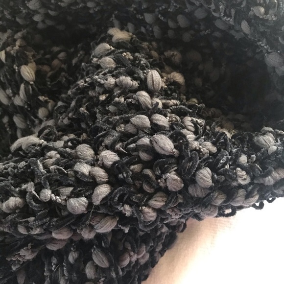 NWT Super Cozy Infinity Scarf- Black - Picture 4 of 4